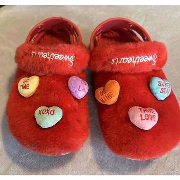 SWEETHEARTS X CROCS US 10 M / 12 W Shoes Fuzzy Red Valentines Day - Picture 1 of 8